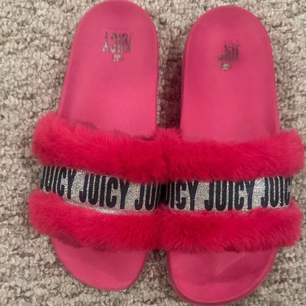 Juicy Couture Hot Pink Fluffy Slides - Picture 2 of 2